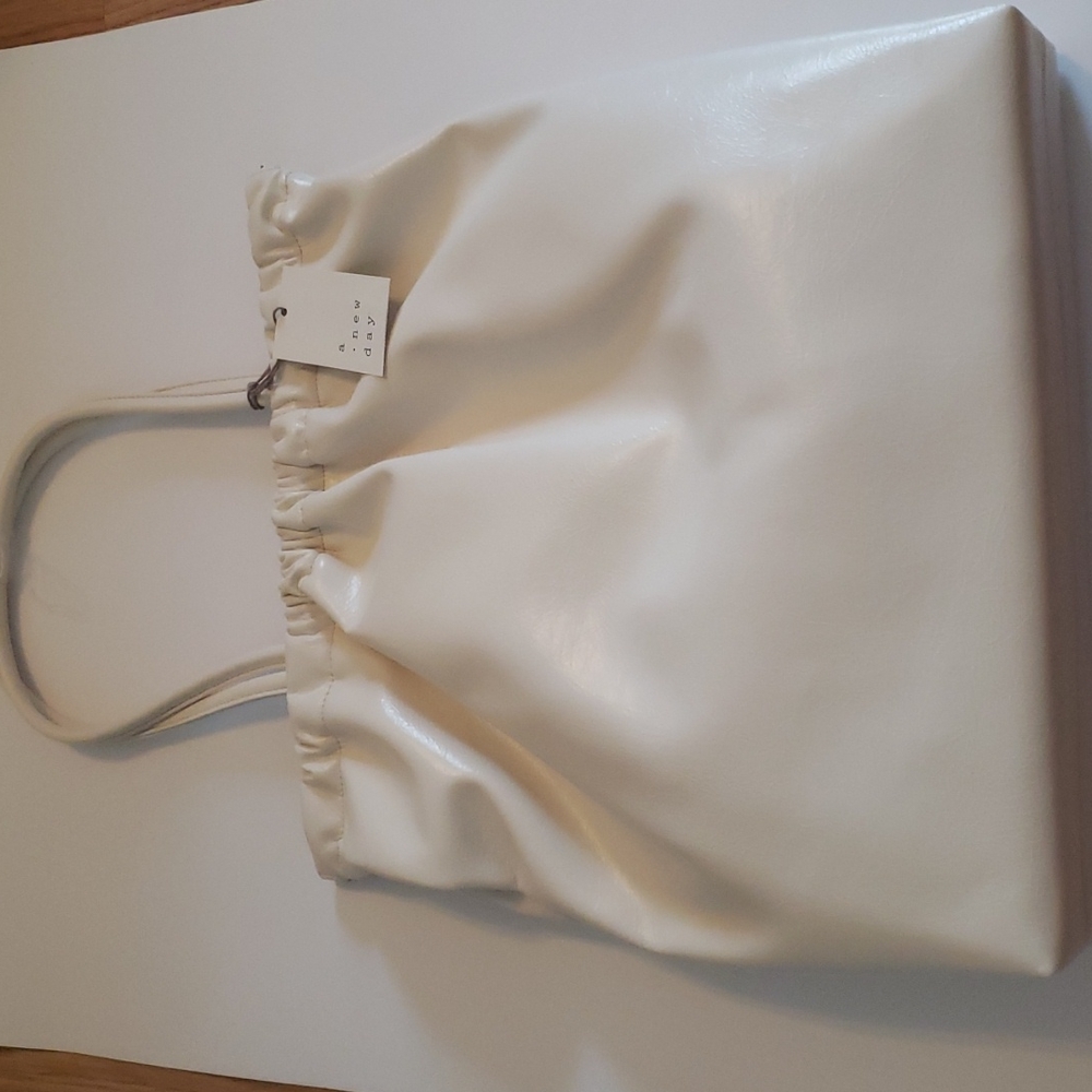 OFF WHITE | RUCHED TOTE BAG a.new day